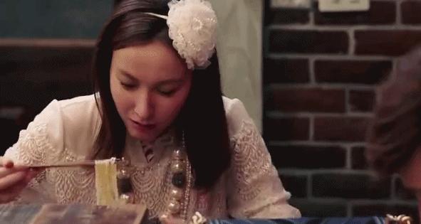 演员吴谨言,演员吴谨言与小巷中的隐秘美味——一家特色小店的奇妙之旅