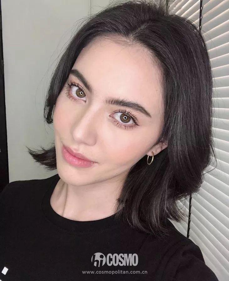 厚唇女明星,厚唇女明星，如何化妆打造完美唇妆